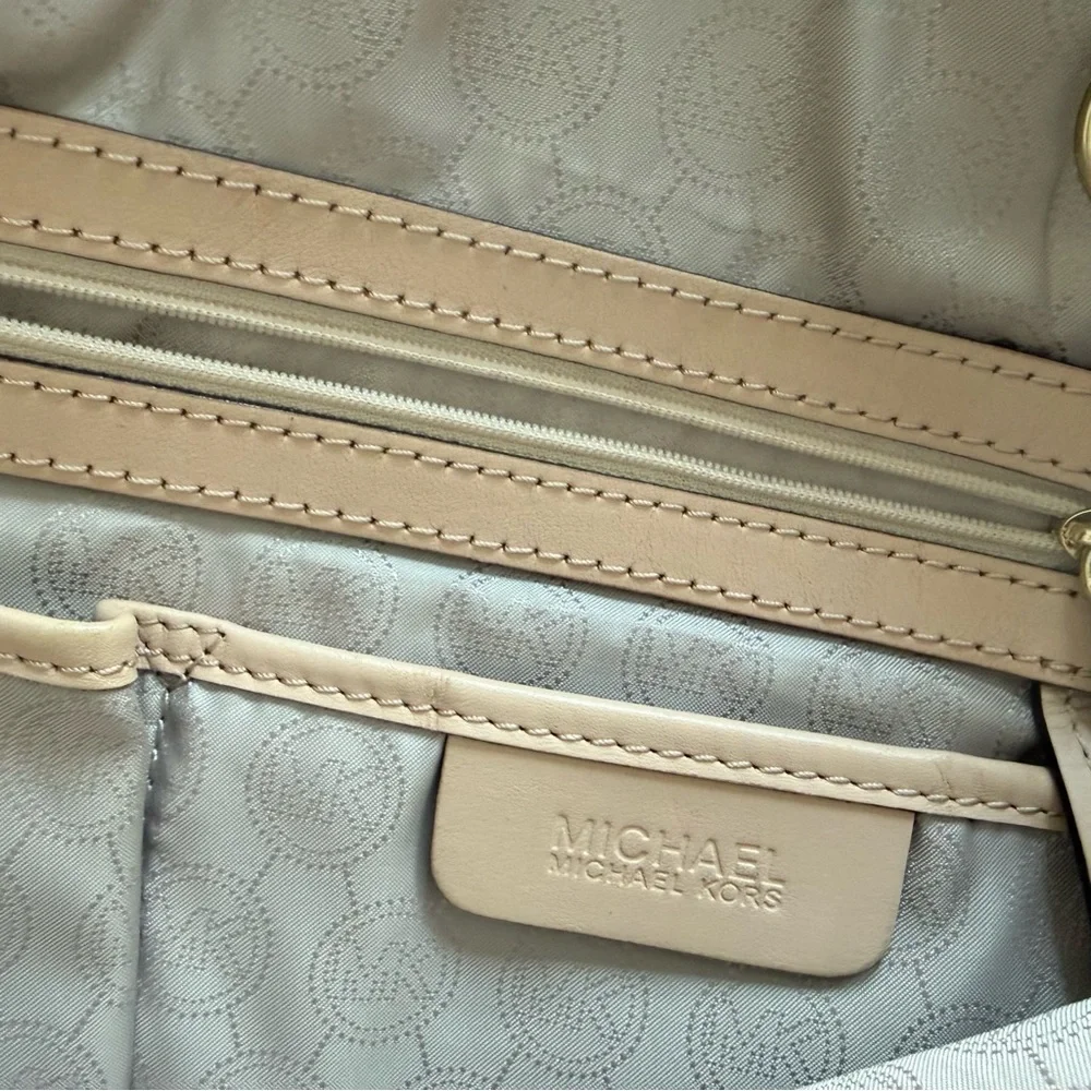 MICHAEL Michael Kors Jet Set Travel Tote Bag Ivory signature PVC - Picture 10 of 10